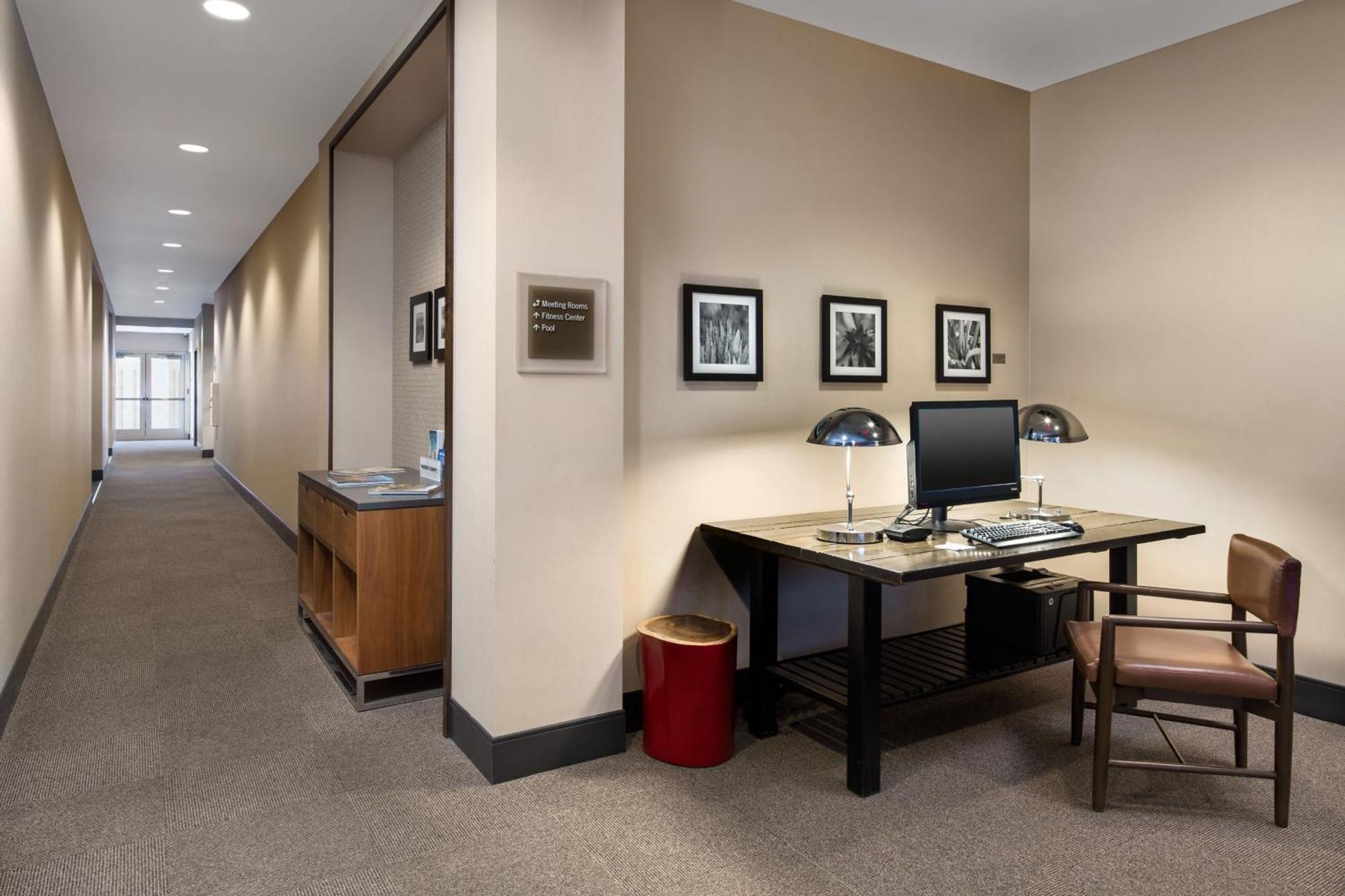 Four Points By Sheraton At Phoenix Mesa Gateway Airport Buitenkant foto
